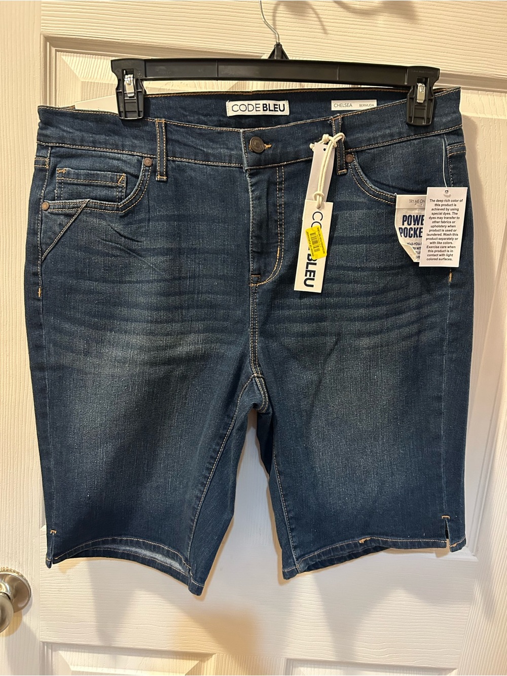 Code Bleu 14W Chelsea Bermuda Indigo Denim Shorts w/Contrast Stitching NWT